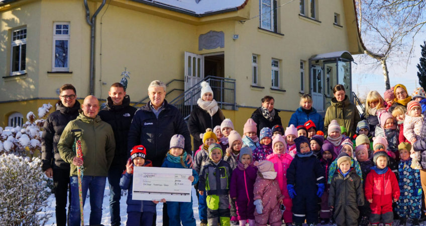 Übergabe der Löffler-Weihnachtsspende im Rahmen der Aktion "Wir für die Region" an die Integrative KiTa Pöhlau